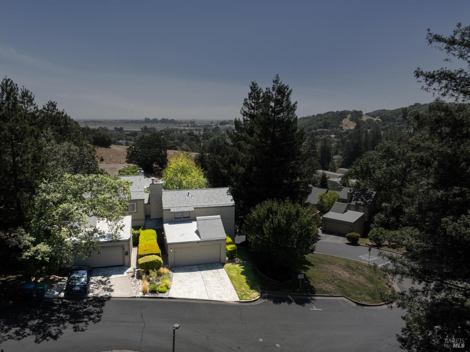 Detail Gallery Image 36 of 42 For 2 Columbine Ln, Novato,  CA 94947 - 3 Beds | 2/1 Baths
