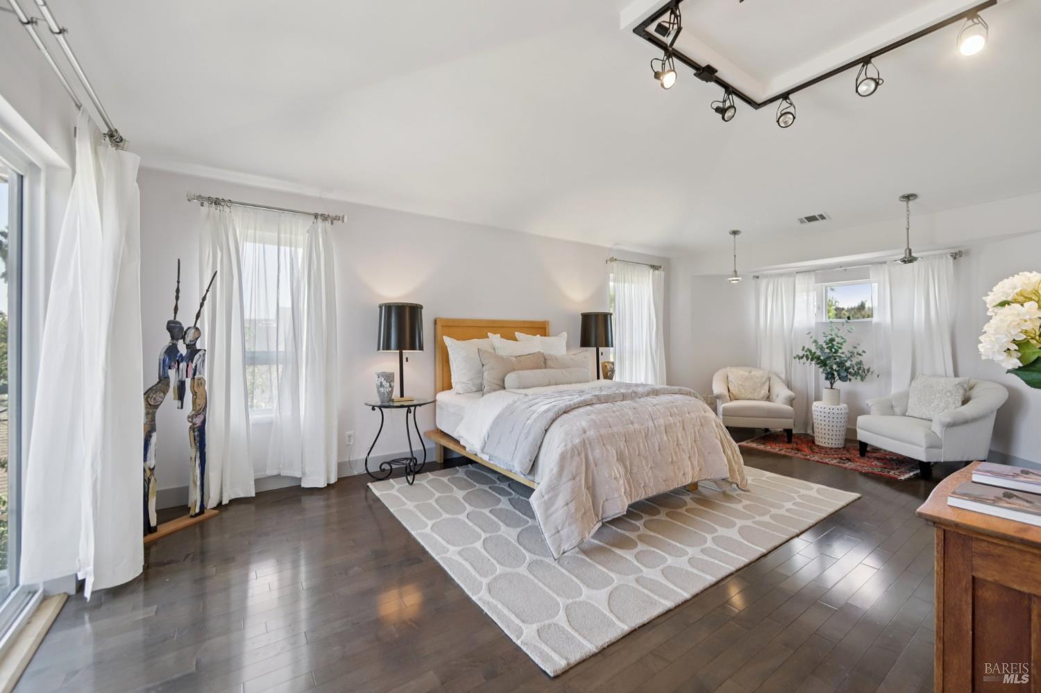 Detail Gallery Image 39 of 99 For 161 E D St, Benicia,  CA 94510 - 4 Beds | 3/1 Baths