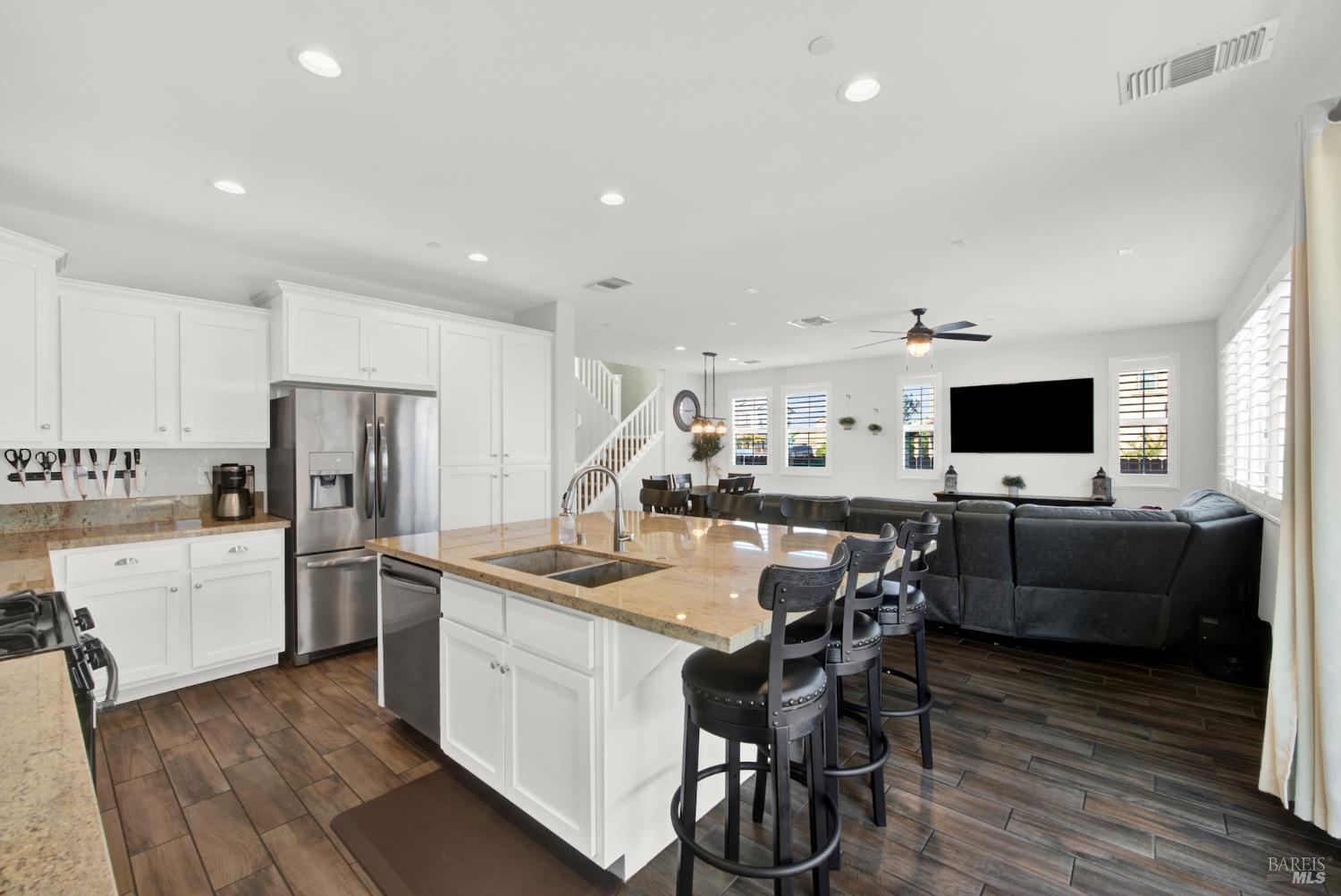 Detail Gallery Image 21 of 67 For 336 Primrose Dr, Vacaville,  CA 95687 - 4 Beds | 3 Baths