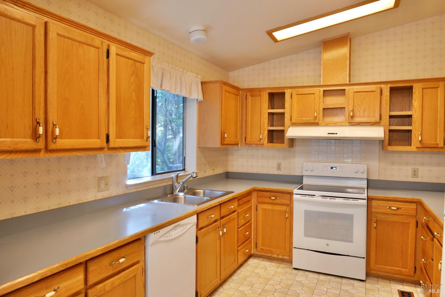 Detail Gallery Image 8 of 21 For 43300 Little River Airport Rd 60, Little River_1,  CA 95456 - 2 Beds | 2 Baths