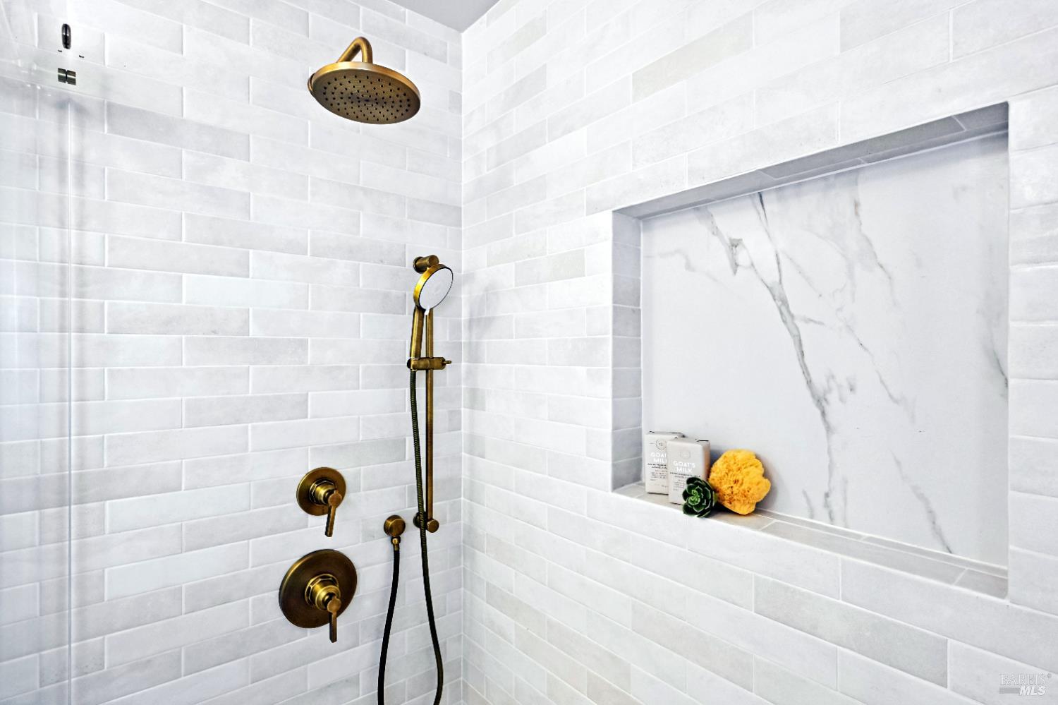 Detail Gallery Image 34 of 66 For 15 8th St, Petaluma,  CA 94952 - 3 Beds | 2/1 Baths