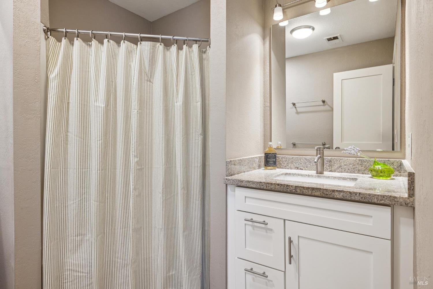 Detail Gallery Image 30 of 42 For 2 Columbine Ln, Novato,  CA 94947 - 3 Beds | 2/1 Baths