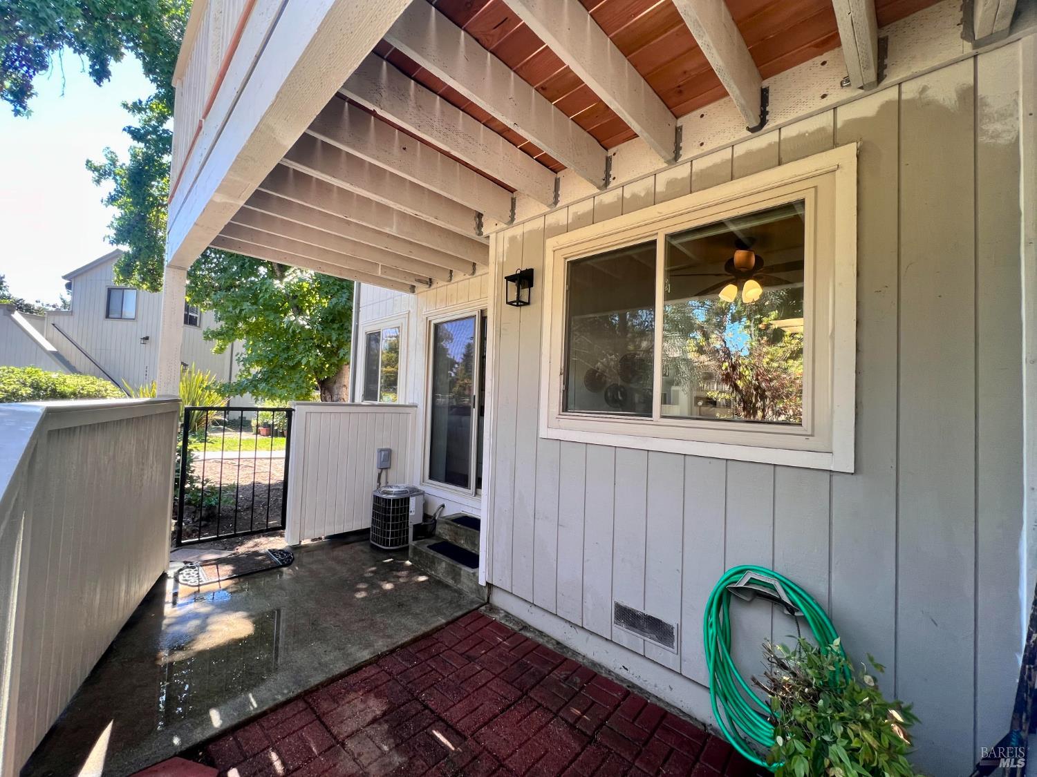 Detail Gallery Image 10 of 15 For 2569 Westberry Dr, Santa Rosa,  CA 95403 - 2 Beds | 1 Baths