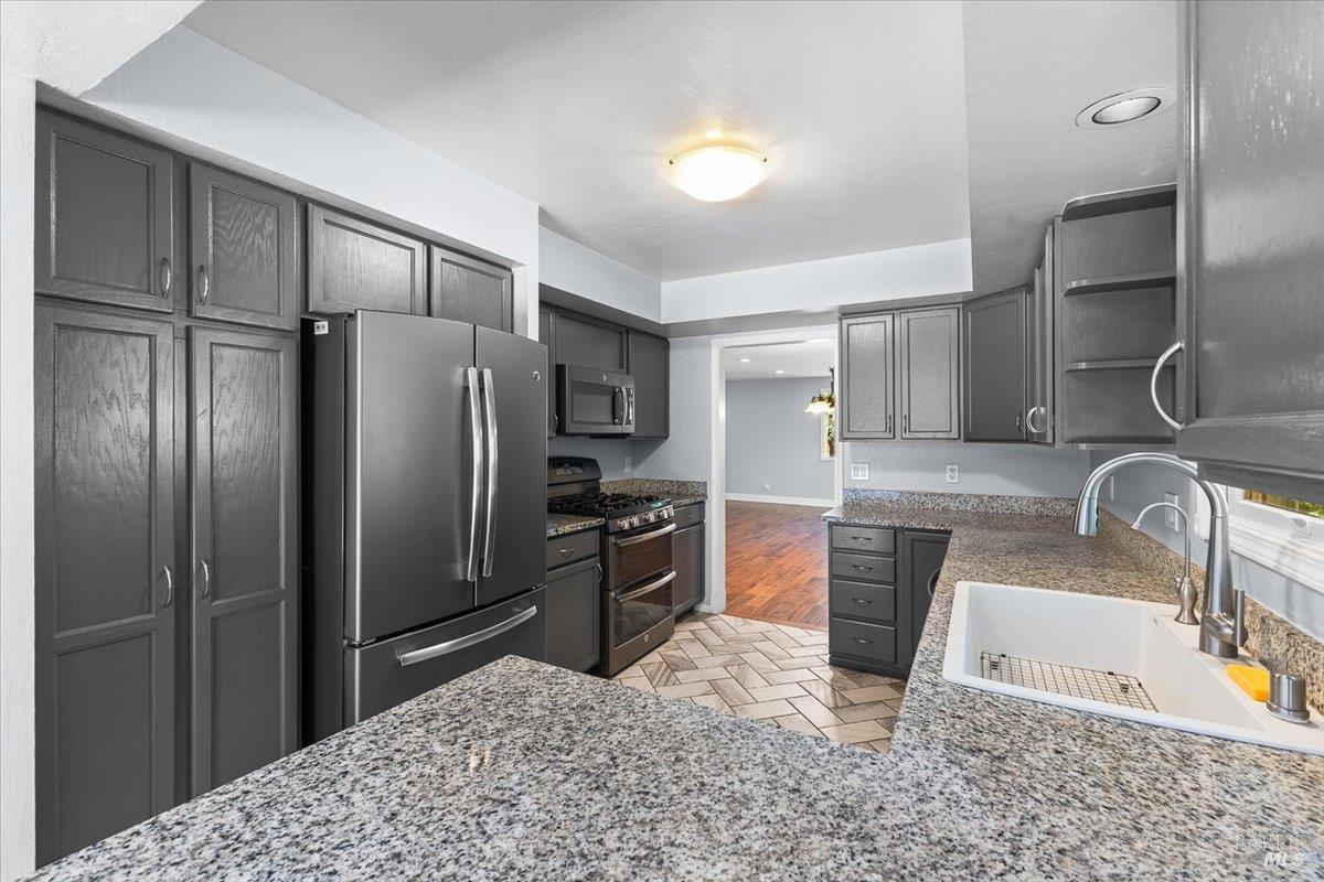 Detail Gallery Image 8 of 36 For 11165 Hwy 116 Unkn, Forestville,  CA 95436 - 3 Beds | 1 Baths