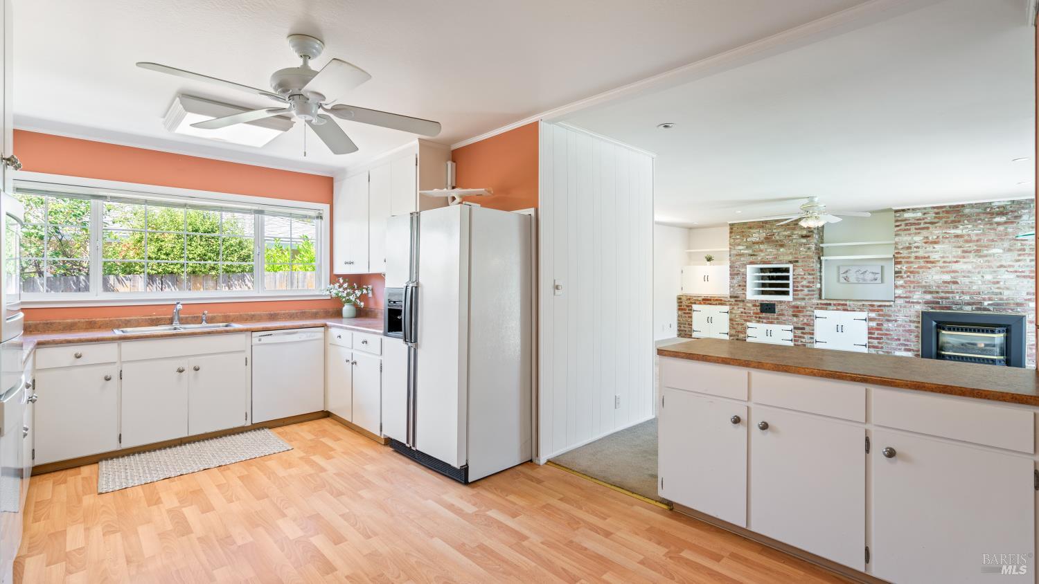 Detail Gallery Image 7 of 44 For 120 Meriam Dr, San Rafael,  CA 94903 - 3 Beds | 2/1 Baths