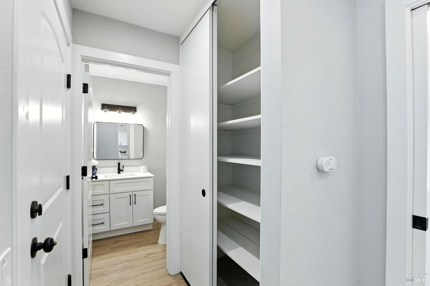 Detail Gallery Image 11 of 19 For 122 Monterey Dr, Vacaville,  CA 95687 - 2 Beds | 2 Baths