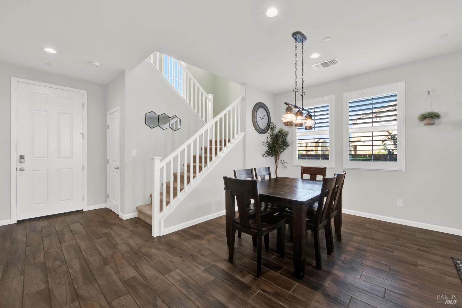 Detail Gallery Image 14 of 67 For 336 Primrose Dr, Vacaville,  CA 95687 - 4 Beds | 3 Baths
