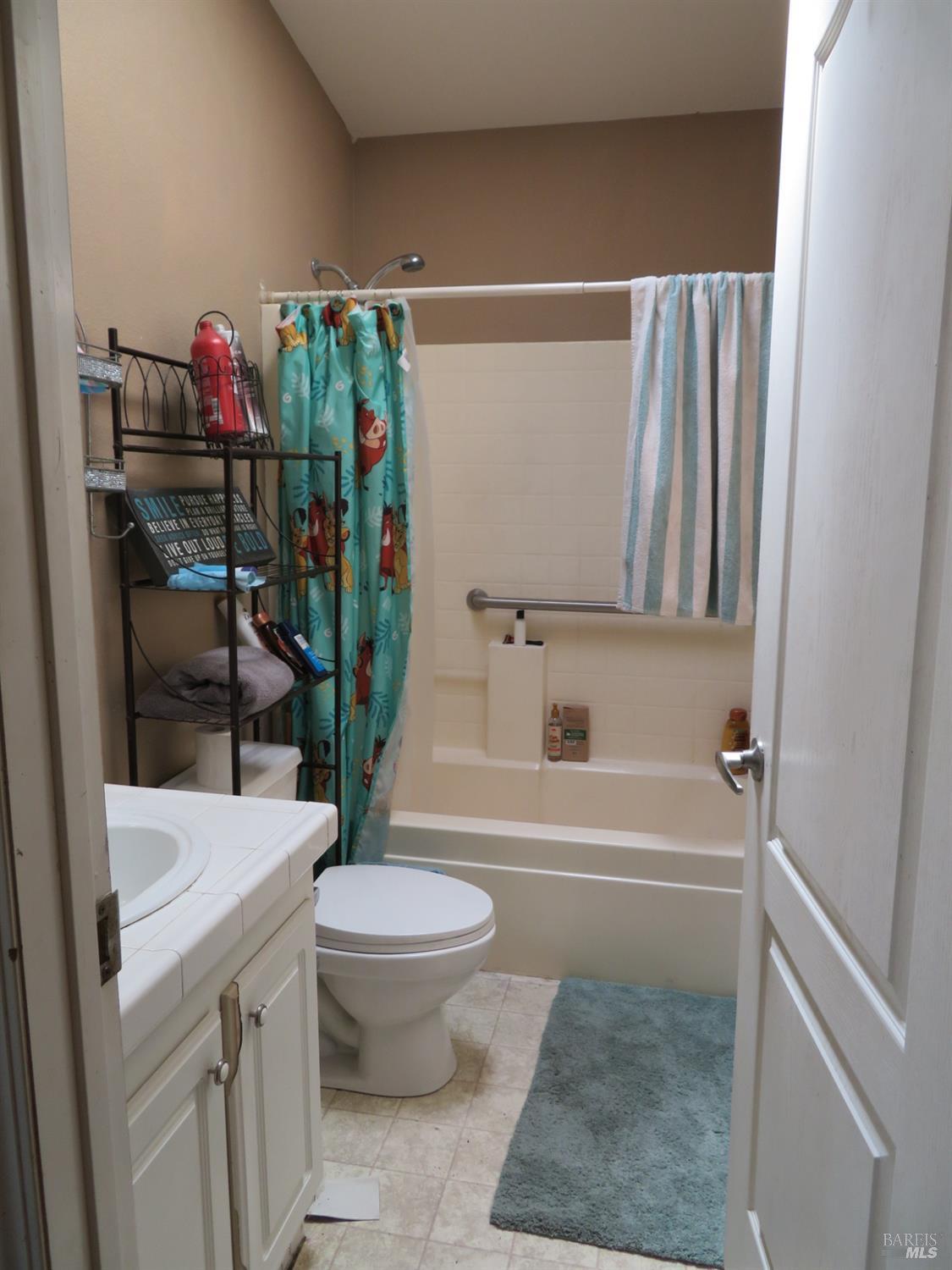 Detail Gallery Image 13 of 17 For 5312 Spain Ave, Santa Rosa,  CA 95409 - 3 Beds | 2 Baths