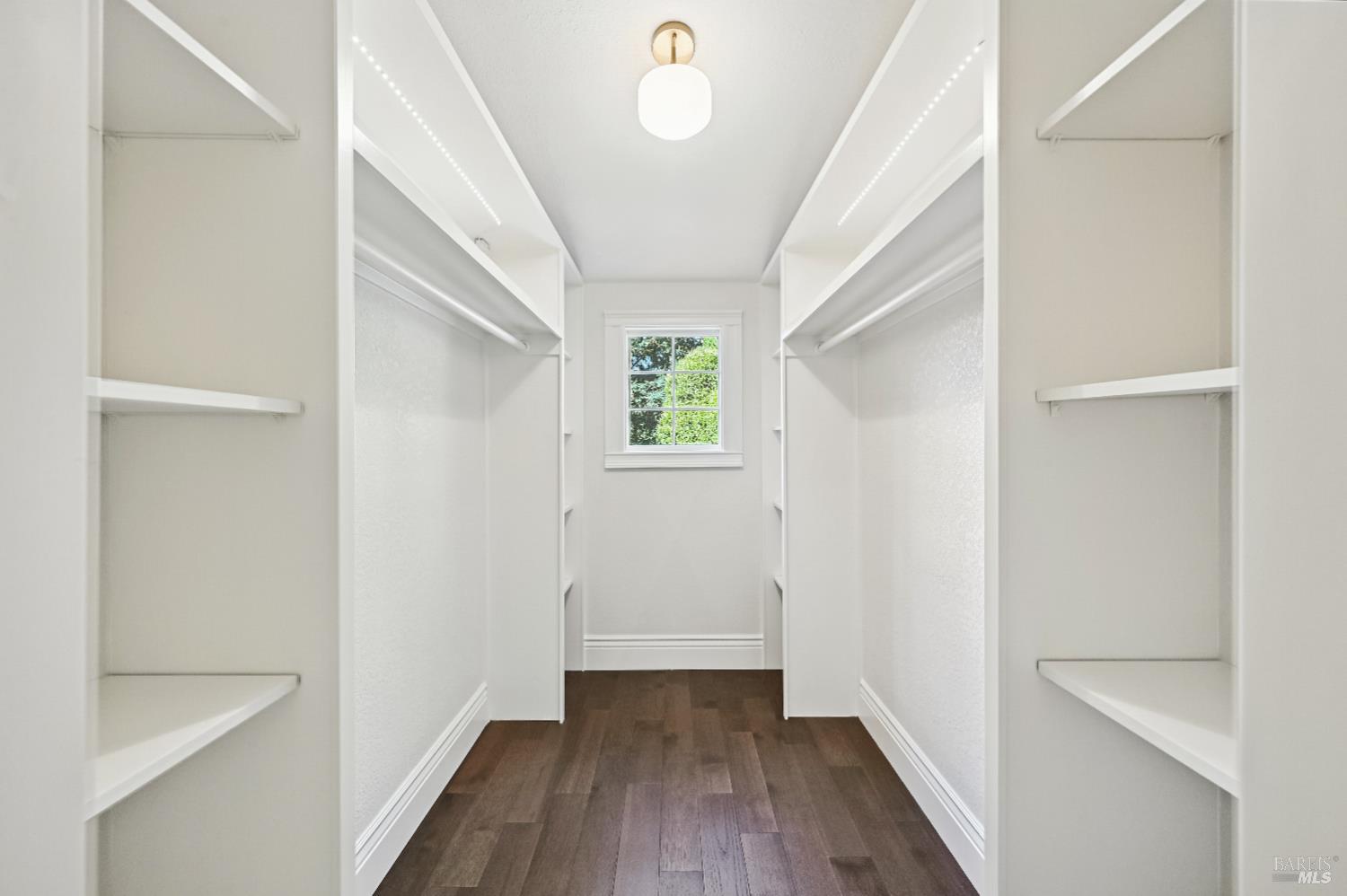 Detail Gallery Image 29 of 66 For 15 8th St, Petaluma,  CA 94952 - 3 Beds | 2/1 Baths