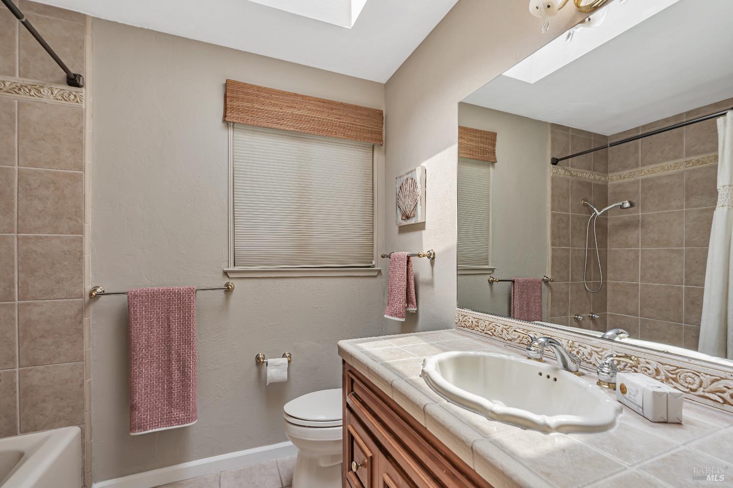 Detail Gallery Image 15 of 33 For 936 Patricia Way, San Rafael,  CA 94903 - 3 Beds | 2 Baths