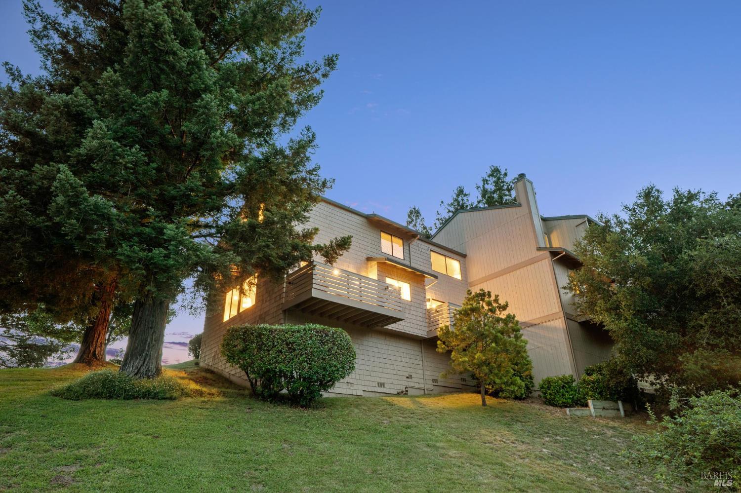 Detail Gallery Image 35 of 42 For 2 Columbine Ln, Novato,  CA 94947 - 3 Beds | 2/1 Baths
