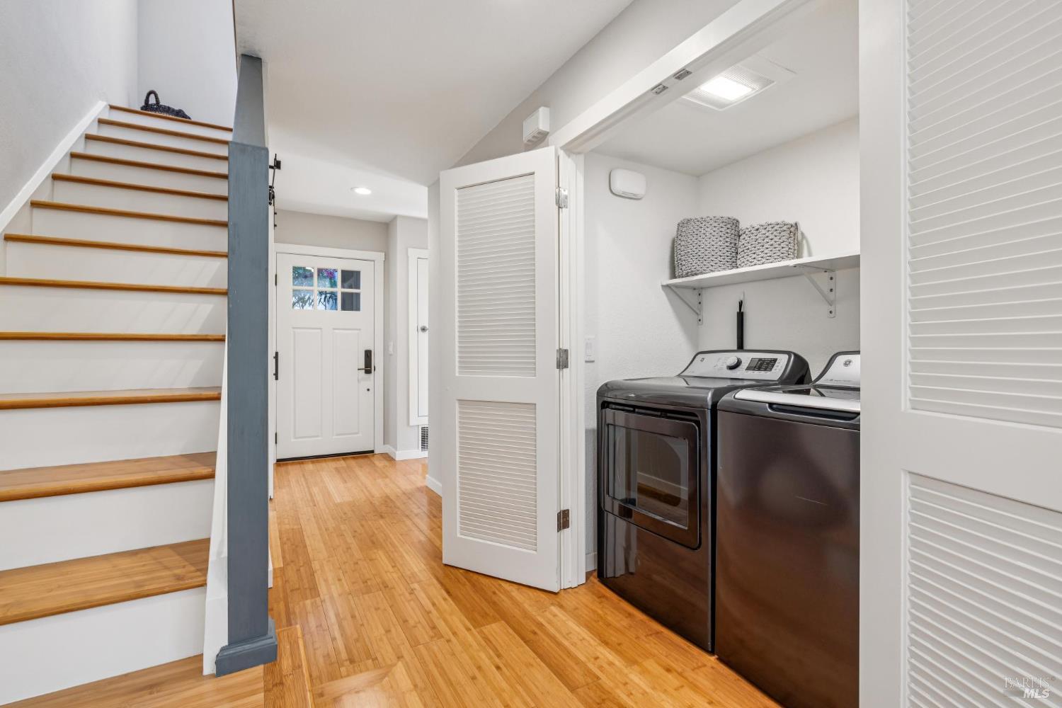Detail Gallery Image 33 of 42 For 2 Columbine Ln, Novato,  CA 94947 - 3 Beds | 2/1 Baths