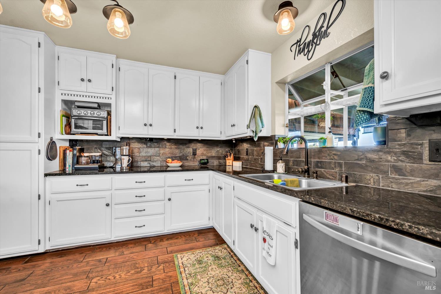 Detail Gallery Image 5 of 54 For 10225 Kelsey Creek Dr, Kelseyville,  CA 95451 - 3 Beds | 3 Baths