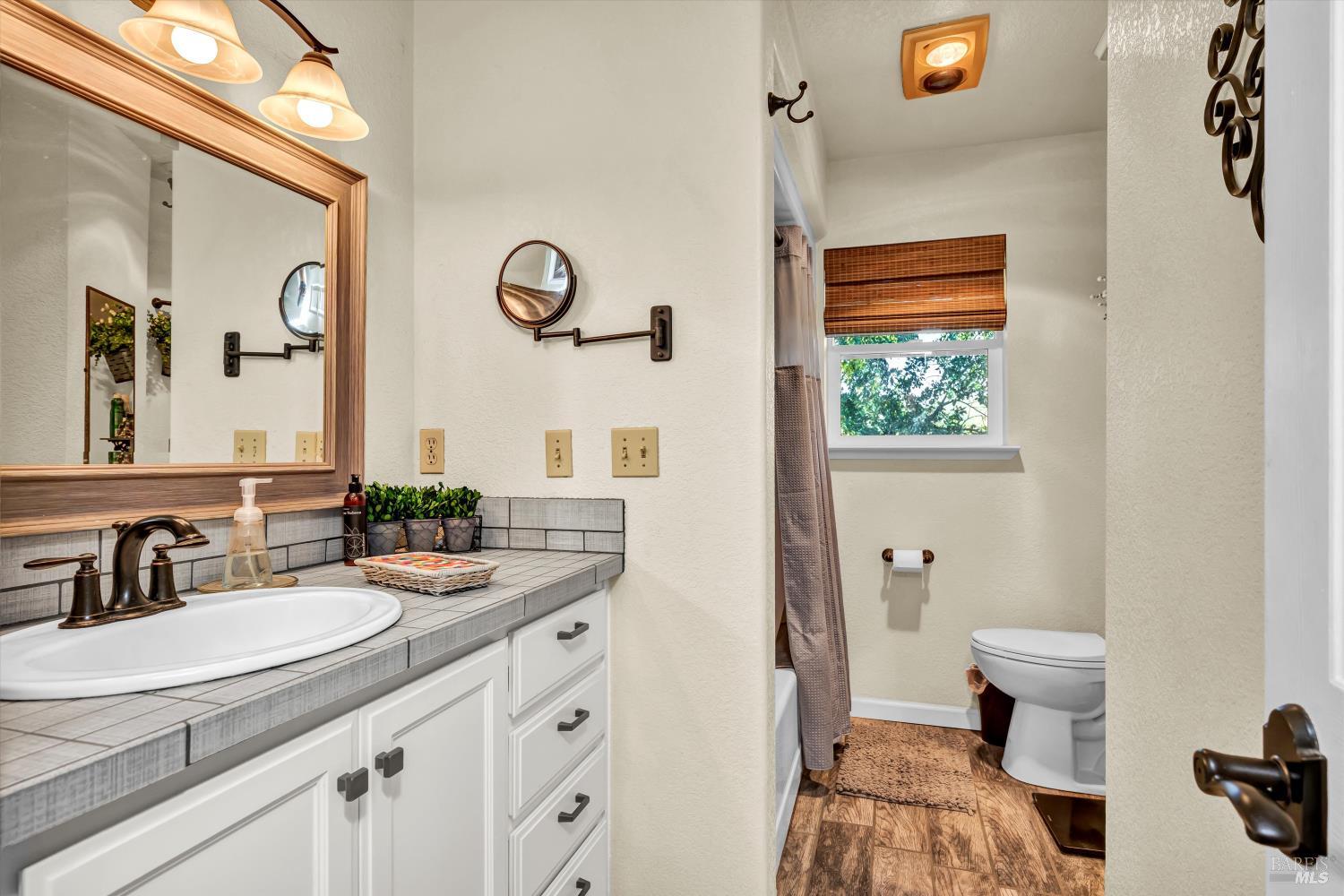 Detail Gallery Image 17 of 54 For 10225 Kelsey Creek Dr, Kelseyville,  CA 95451 - 3 Beds | 3 Baths