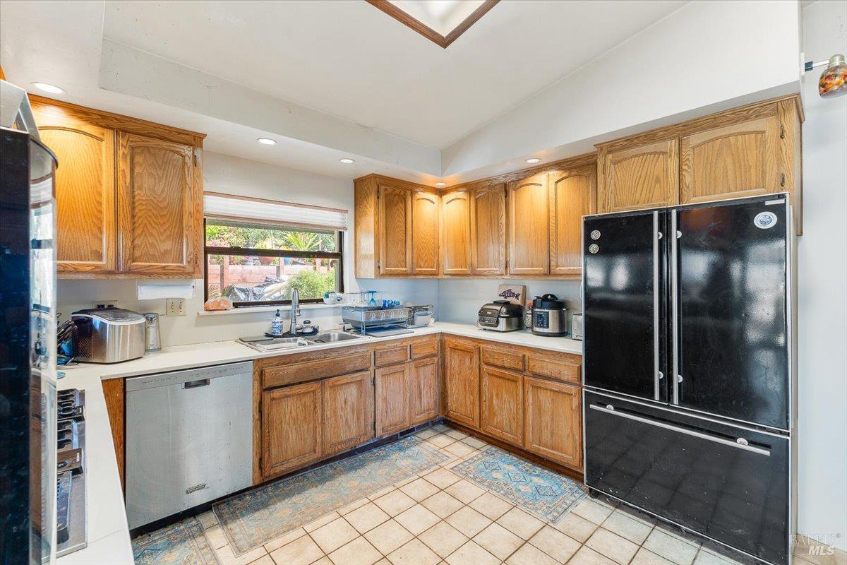 Detail Gallery Image 12 of 52 For 4331 Panorama Dr, Santa Rosa,  CA 95404 - 6 Beds | 3 Baths