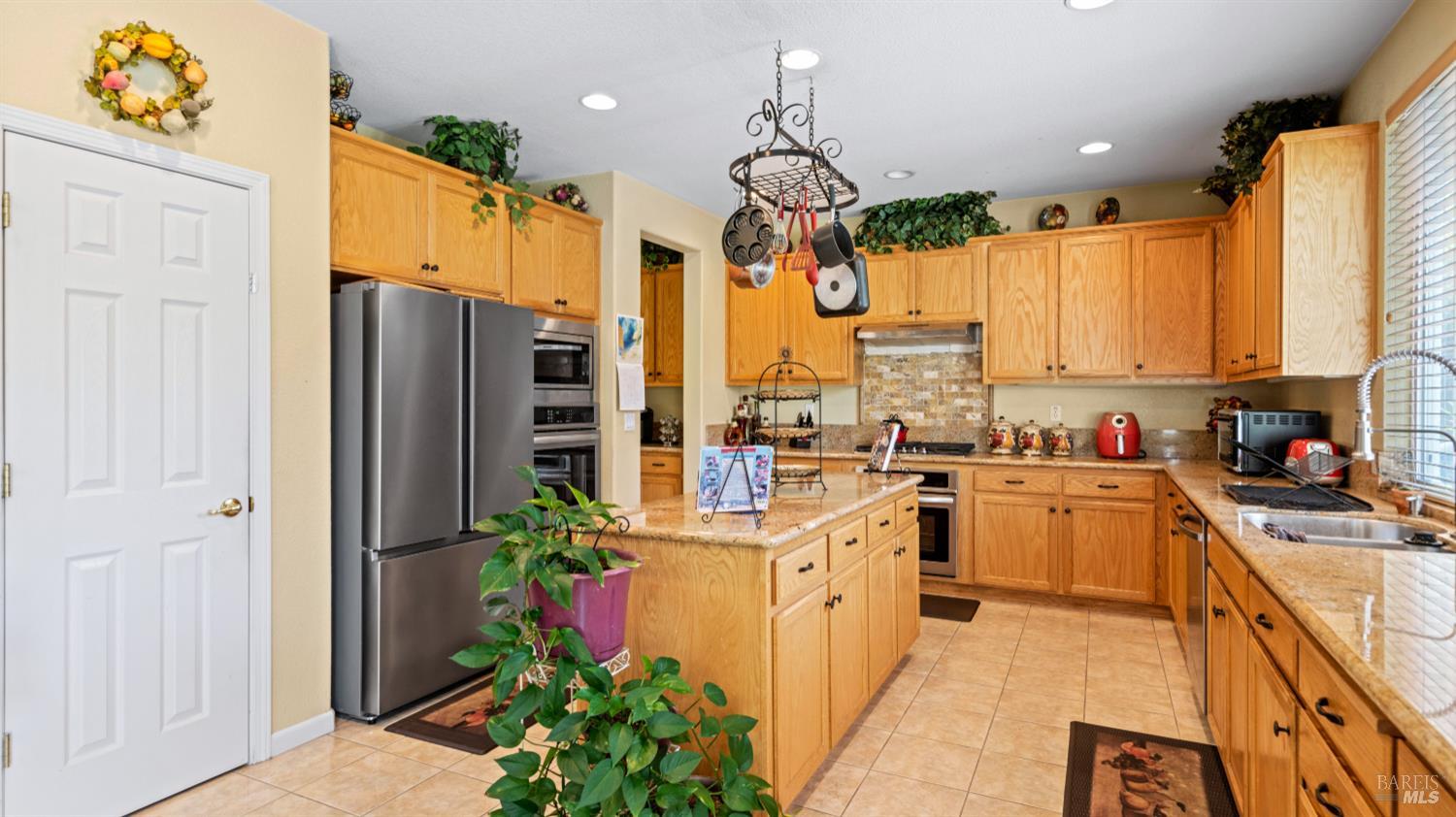 Detail Gallery Image 18 of 57 For 3501 Sunny Hill Ct, Fairfield,  CA 94534 - 4 Beds | 4/1 Baths