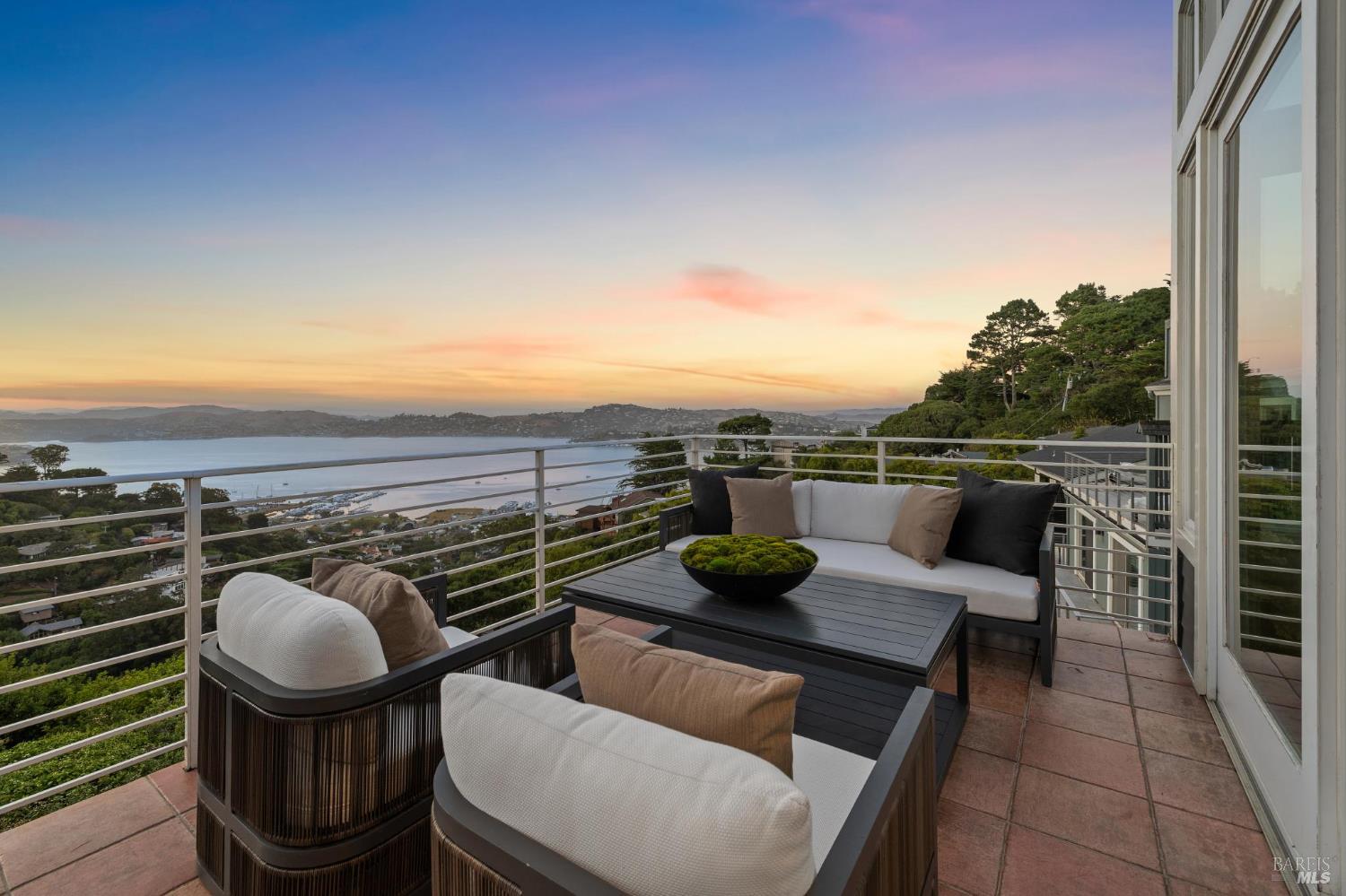 Detail Gallery Image 69 of 72 For 260 Spencer Ave, Sausalito,  CA 94965 - 5 Beds | 5 Baths