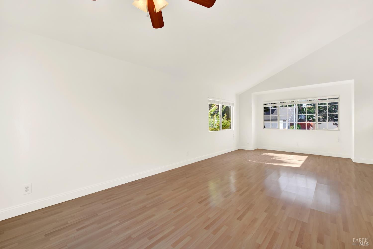 Detail Gallery Image 22 of 99 For 218 Donegal Ct, Vacaville,  CA 95688 - 4 Beds | 2/1 Baths