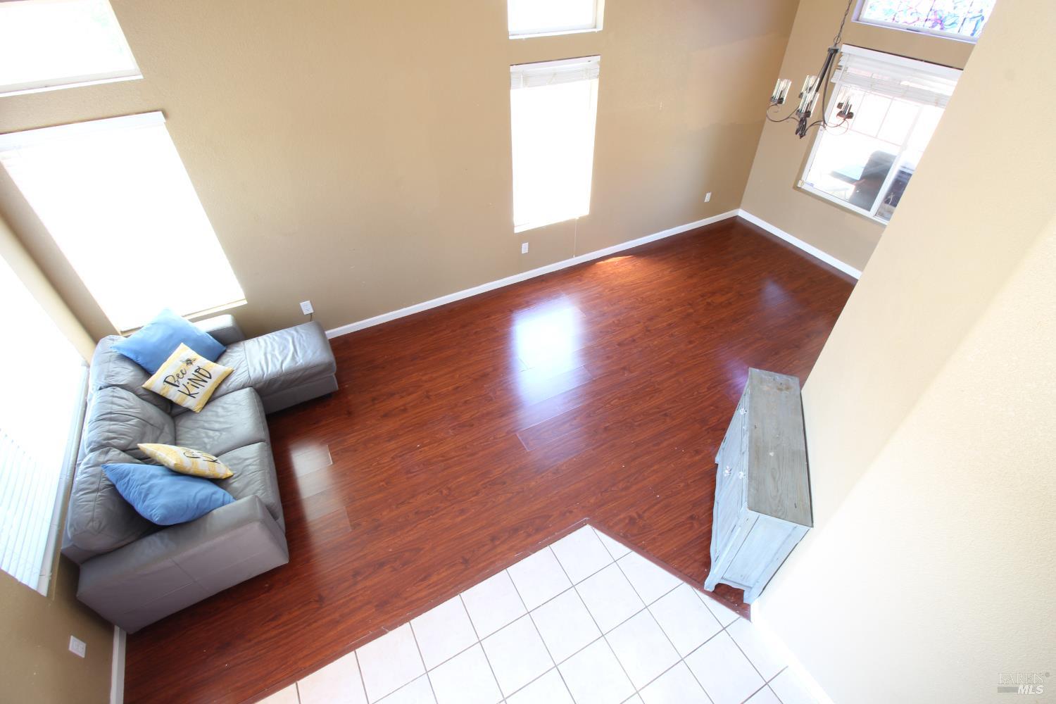 Detail Gallery Image 5 of 26 For 513 De Flores Cir, Rio Vista,  CA 94571 - 4 Beds | 2/1 Baths