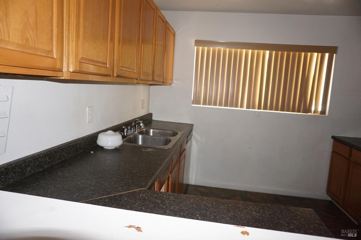 Detail Gallery Image 8 of 23 For 170 Harvard Ave, Vallejo,  CA 94589 - 4 Beds | 2 Baths