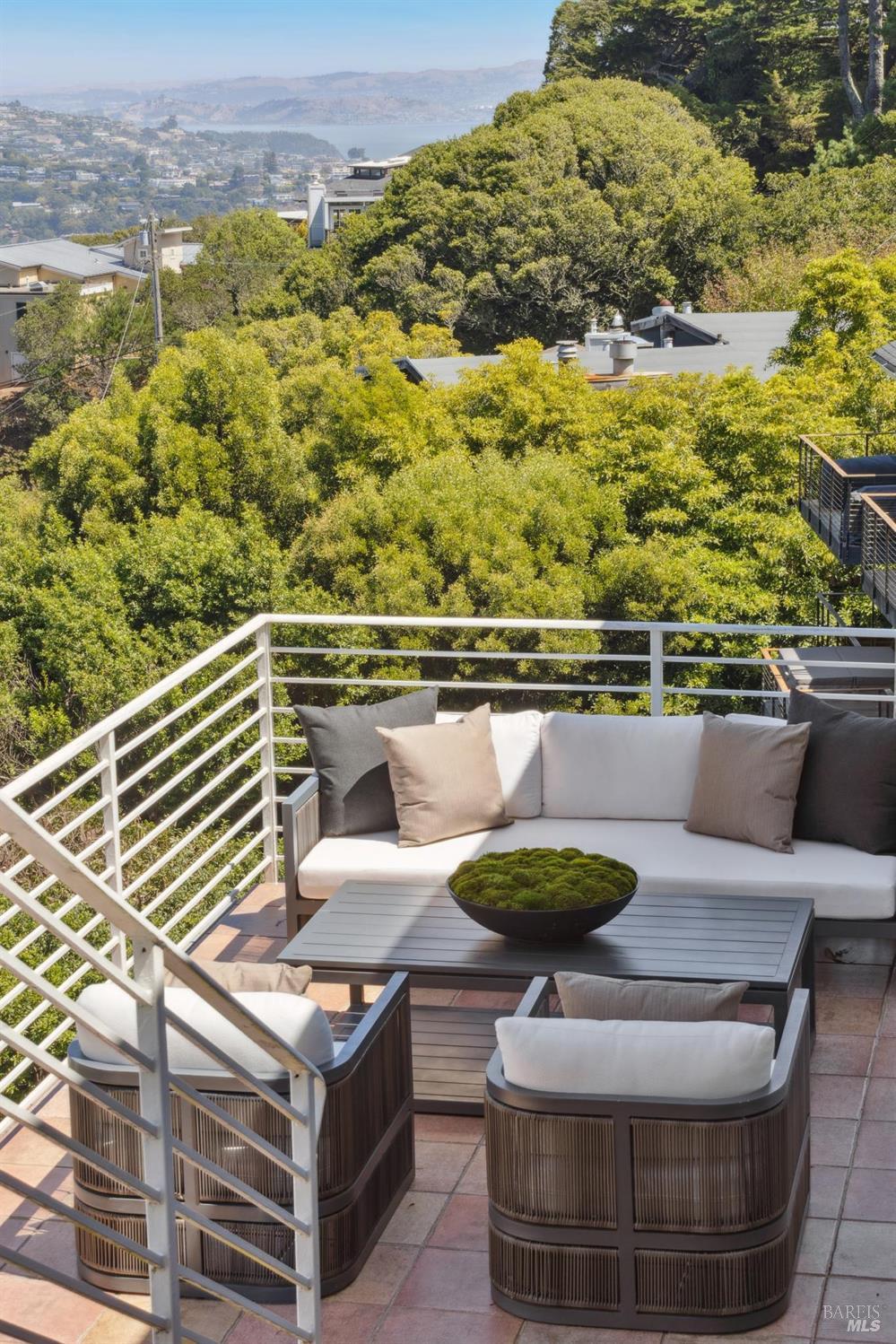 Detail Gallery Image 23 of 72 For 260 Spencer Ave, Sausalito,  CA 94965 - 5 Beds | 5 Baths