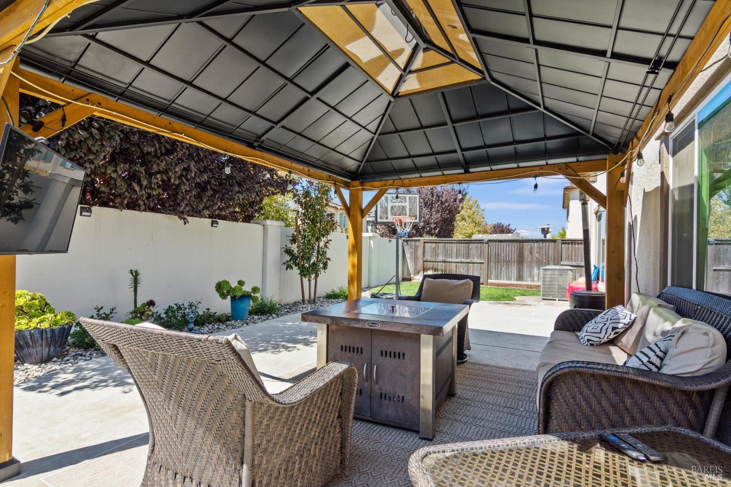 Detail Gallery Image 27 of 28 For 1090 Davidson Ct, Dixon,  CA 95620 - 4 Beds | 3 Baths