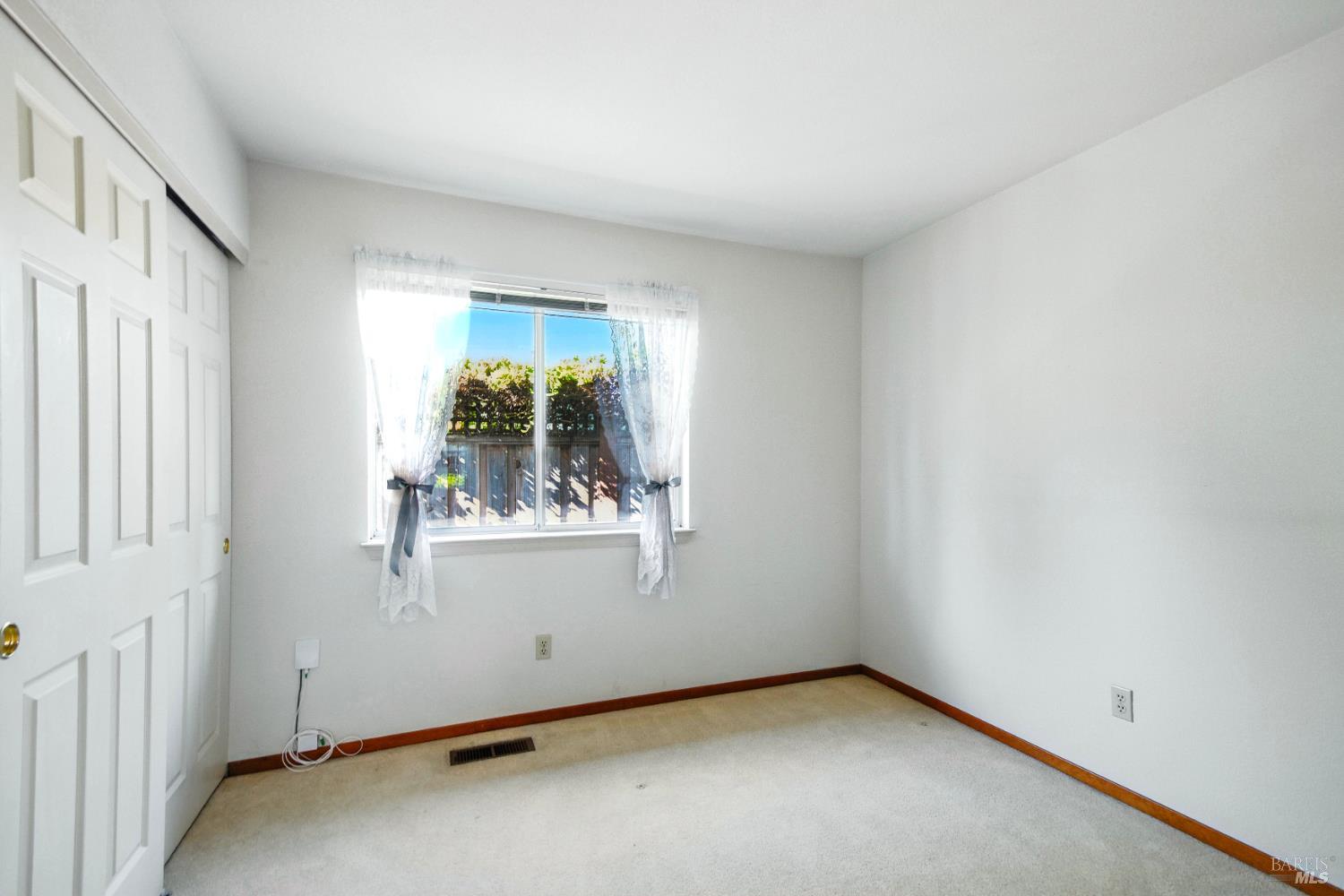 Detail Gallery Image 15 of 32 For 1761 Kerry Ln, Santa Rosa,  CA 95403 - 4 Beds | 2 Baths