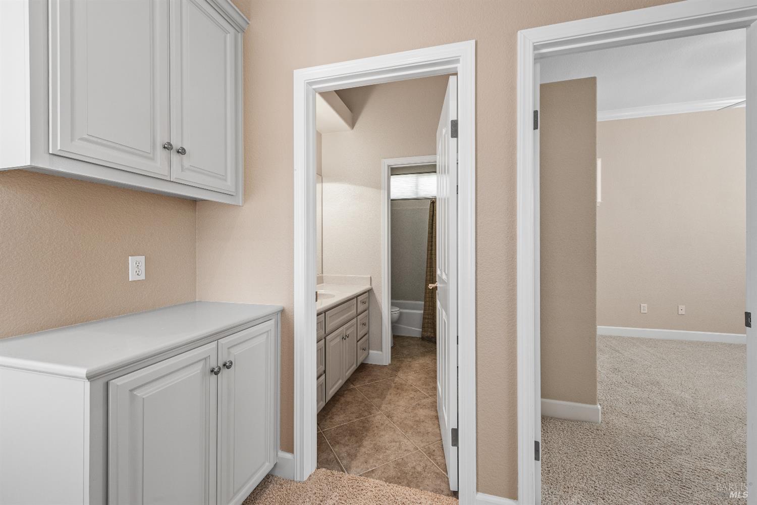 Detail Gallery Image 12 of 39 For 7518 Walnut Orchard Way, Santa Rosa,  CA 95409 - 3 Beds | 2 Baths