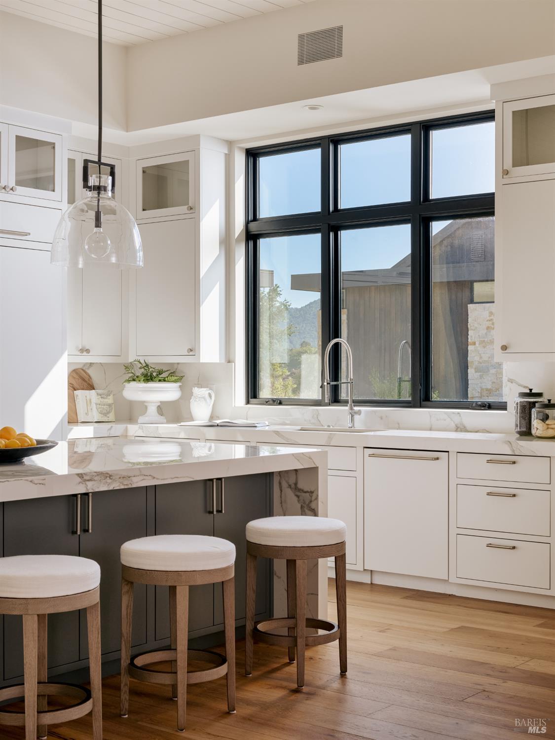 Detail Gallery Image 14 of 71 For 6691 Finnell Rd, Yountville,  CA 94599 - 6 Beds | 7/2 Baths