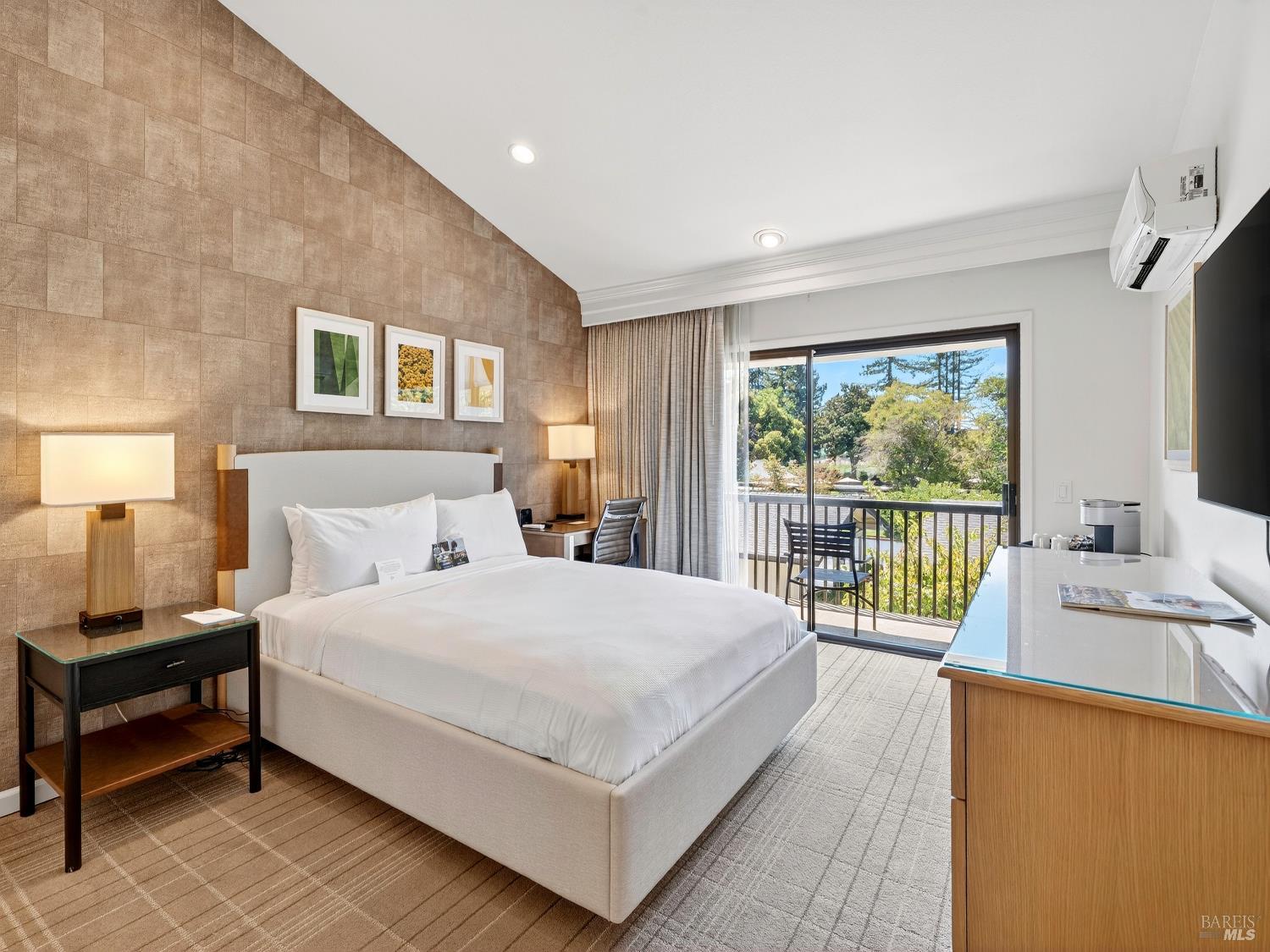 Detail Gallery Image 20 of 23 For 693 Cottage Dr, Napa,  CA 94558 - 2 Beds | 2 Baths
