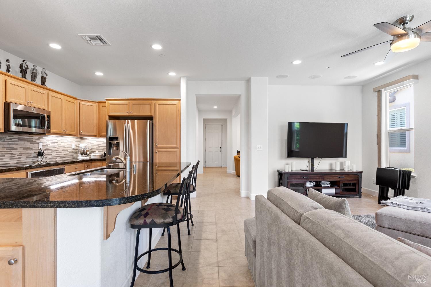 Detail Gallery Image 3 of 48 For 525 Eagle Dr, Rio Vista,  CA 94571 - 2 Beds | 2 Baths