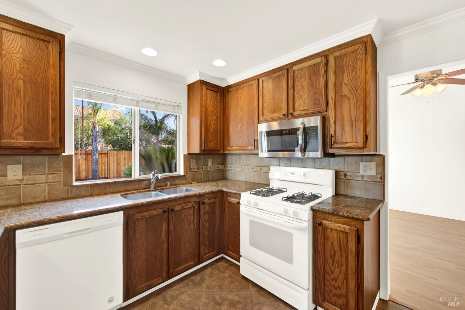 Detail Gallery Image 26 of 99 For 218 Donegal Ct, Vacaville,  CA 95688 - 4 Beds | 2/1 Baths