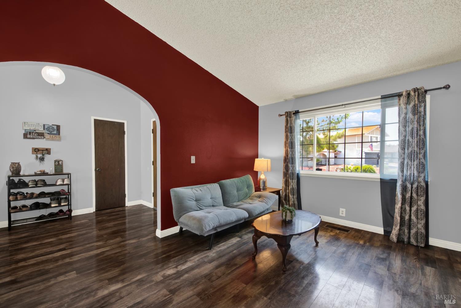 Detail Gallery Image 8 of 50 For 2968 Juniper St, Fairfield,  CA 94533 - 3 Beds | 2 Baths