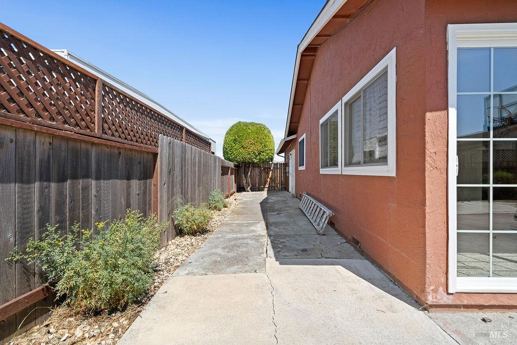 Detail Gallery Image 36 of 50 For 121 Yankee Jim Ct, Vallejo,  CA 94589 - 3 Beds | 2 Baths