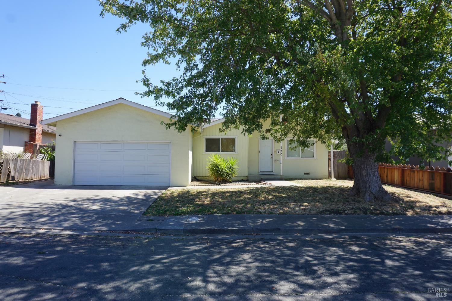 Detail Gallery Image 2 of 23 For 170 Harvard Ave, Vallejo,  CA 94589 - 4 Beds | 2 Baths