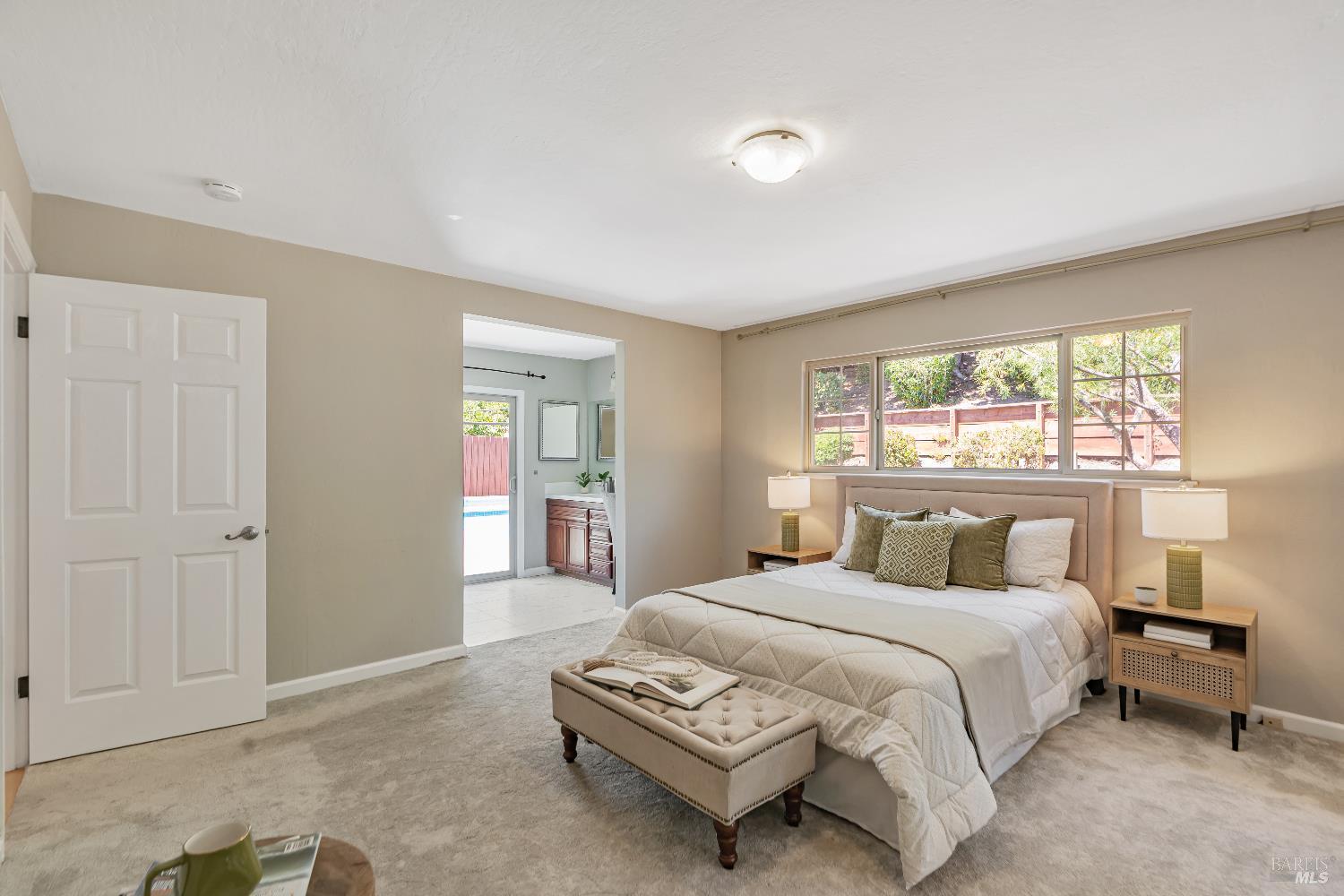 Detail Gallery Image 11 of 33 For 936 Patricia Way, San Rafael,  CA 94903 - 3 Beds | 2 Baths