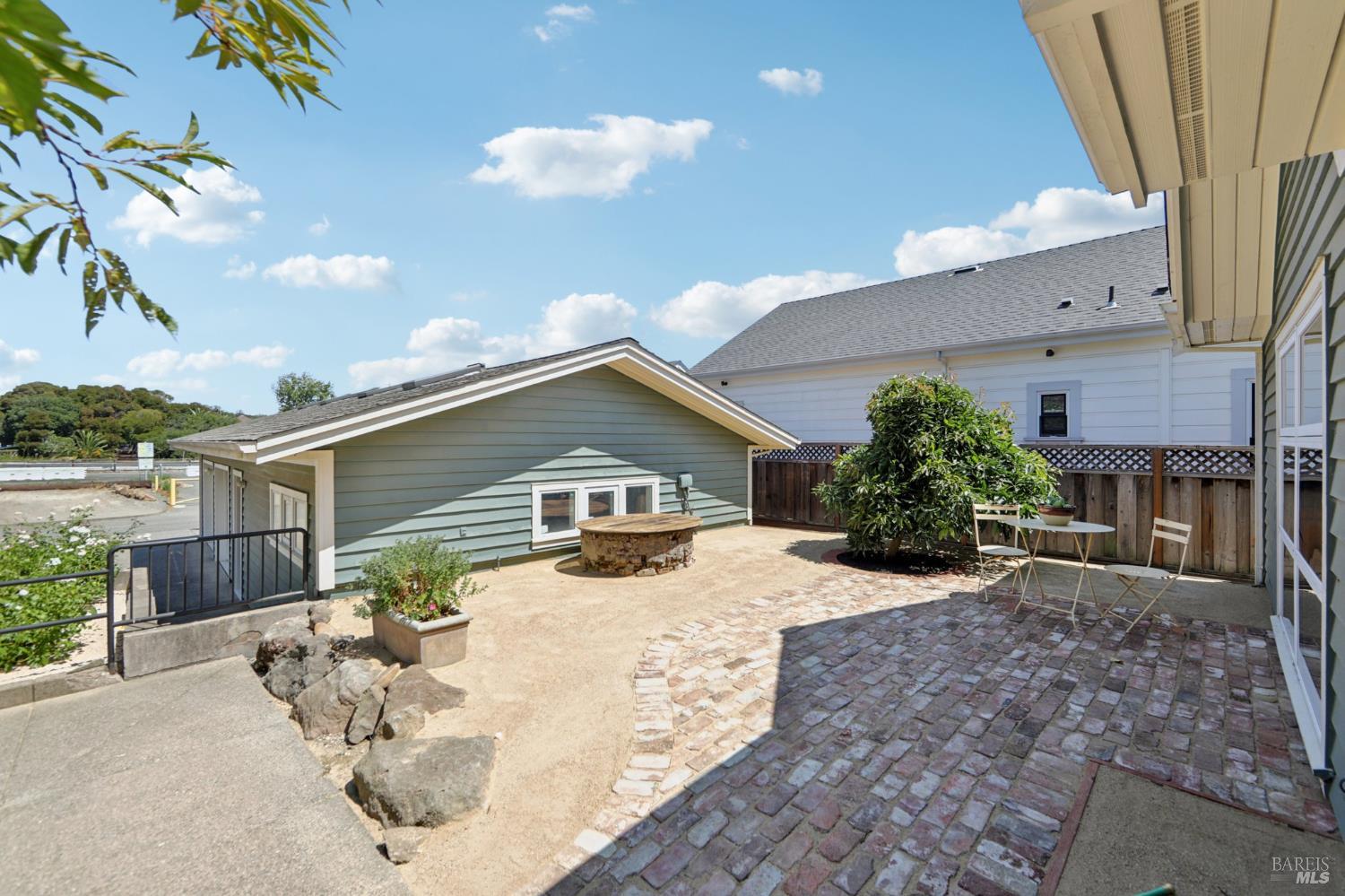 Detail Gallery Image 78 of 99 For 161 E D St, Benicia,  CA 94510 - 4 Beds | 3/1 Baths