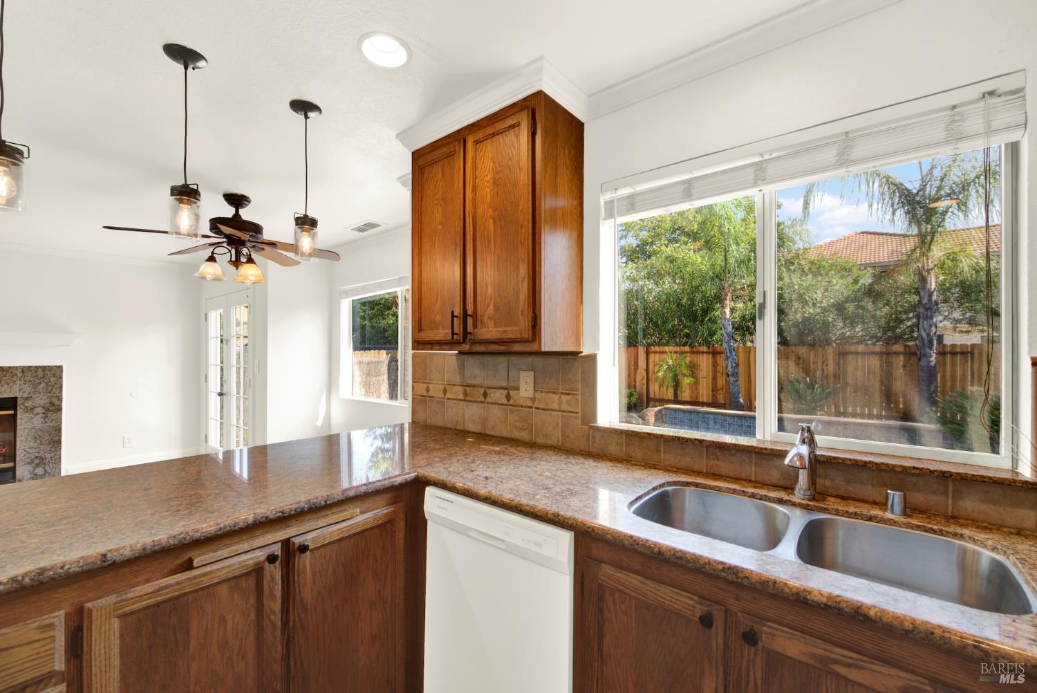 Detail Gallery Image 30 of 99 For 218 Donegal Ct, Vacaville,  CA 95688 - 4 Beds | 2/1 Baths