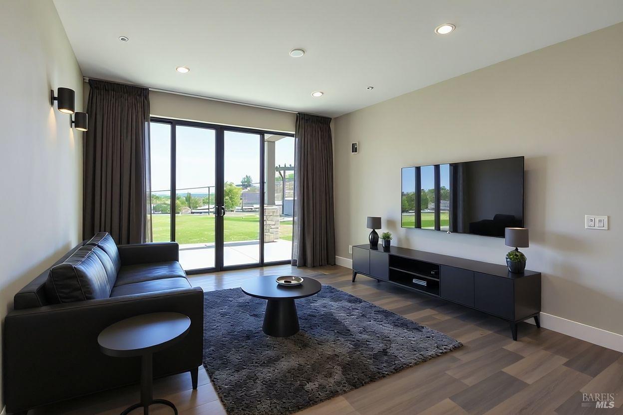 Detail Gallery Image 18 of 64 For 3842 Horizon View Way, Santa Rosa,  CA 95404 - 4 Beds | 3/2 Baths