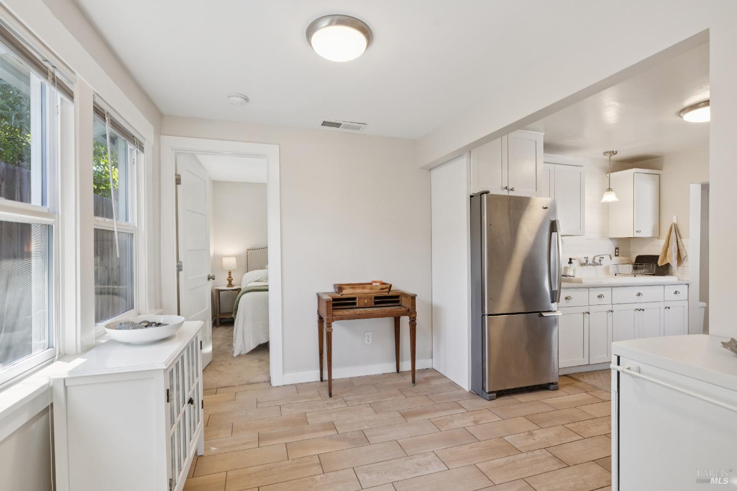 Detail Gallery Image 13 of 29 For 609 Brown St, Santa Rosa,  CA 95404 - 2 Beds | 1 Baths