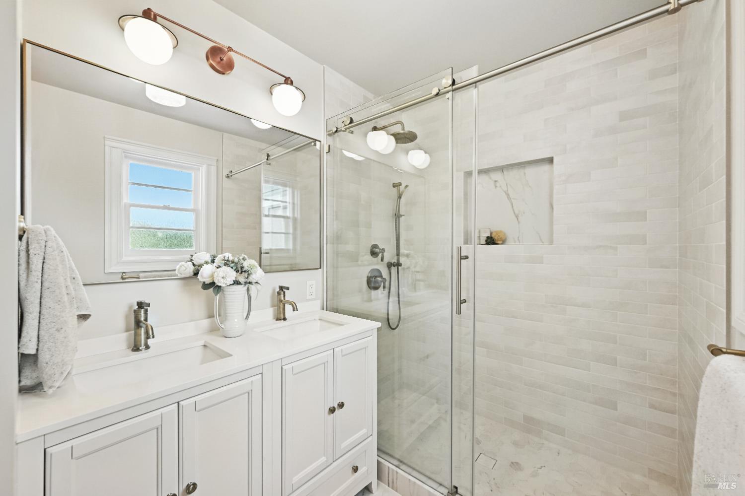 Detail Gallery Image 33 of 66 For 15 8th St, Petaluma,  CA 94952 - 3 Beds | 2/1 Baths