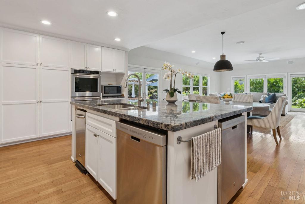 Detail Gallery Image 25 of 73 For 15119 Grove St, Healdsburg,  CA 95448 - 3 Beds | 4/1 Baths