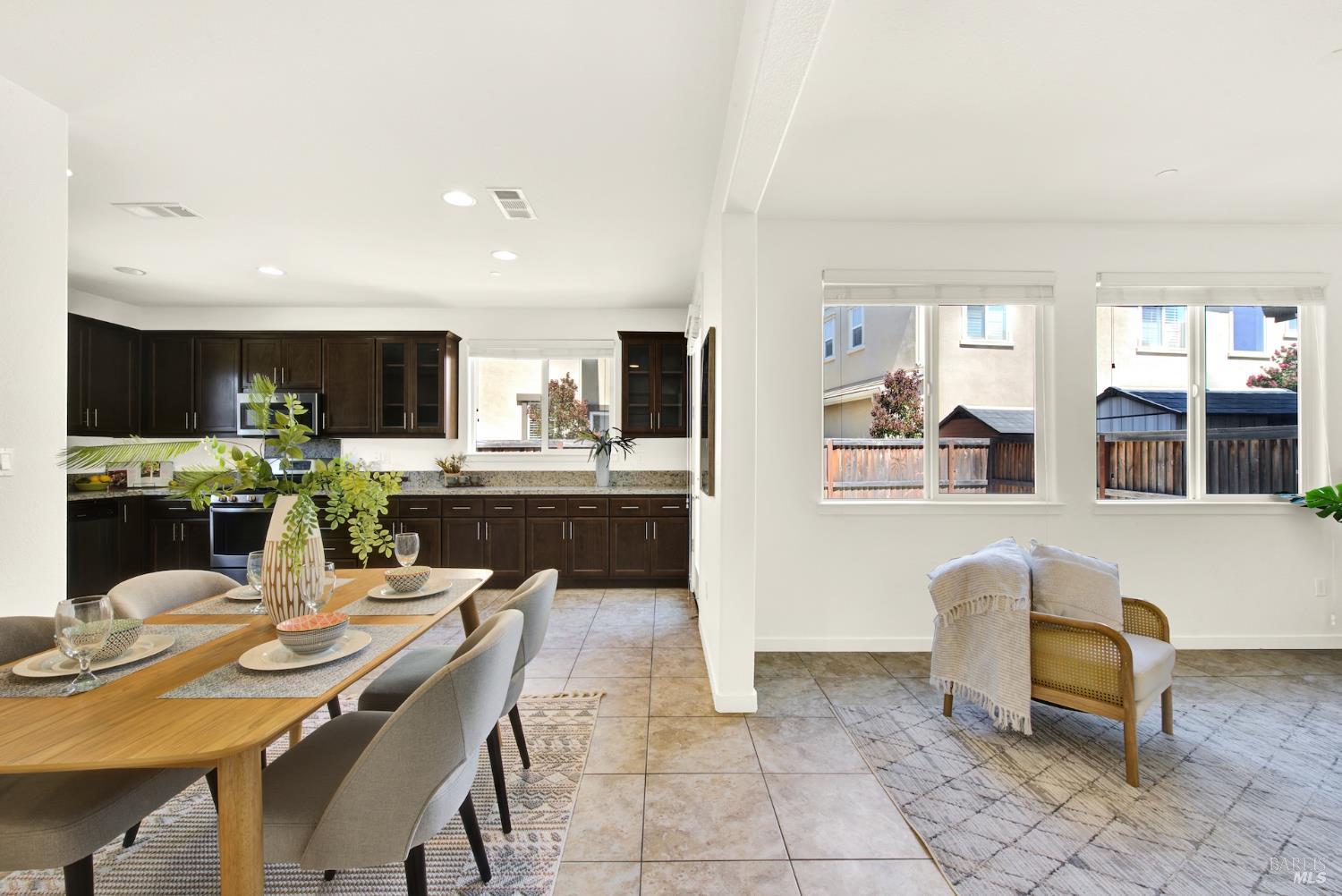 Detail Gallery Image 19 of 71 For 399 Allegany Ct, Fairfield,  CA 94534 - 3 Beds | 2/1 Baths