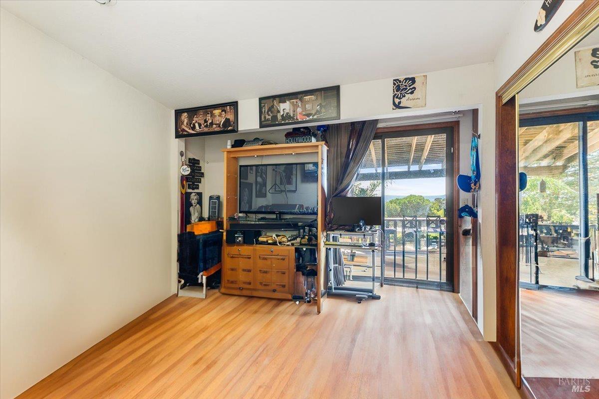 Detail Gallery Image 16 of 52 For 4331 Panorama Dr, Santa Rosa,  CA 95404 - 6 Beds | 3 Baths