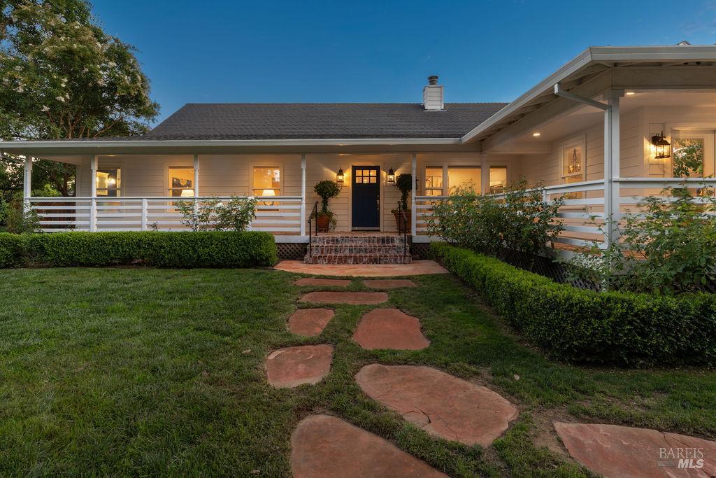 Detail Gallery Image 2 of 73 For 15119 Grove St, Healdsburg,  CA 95448 - 3 Beds | 4/1 Baths