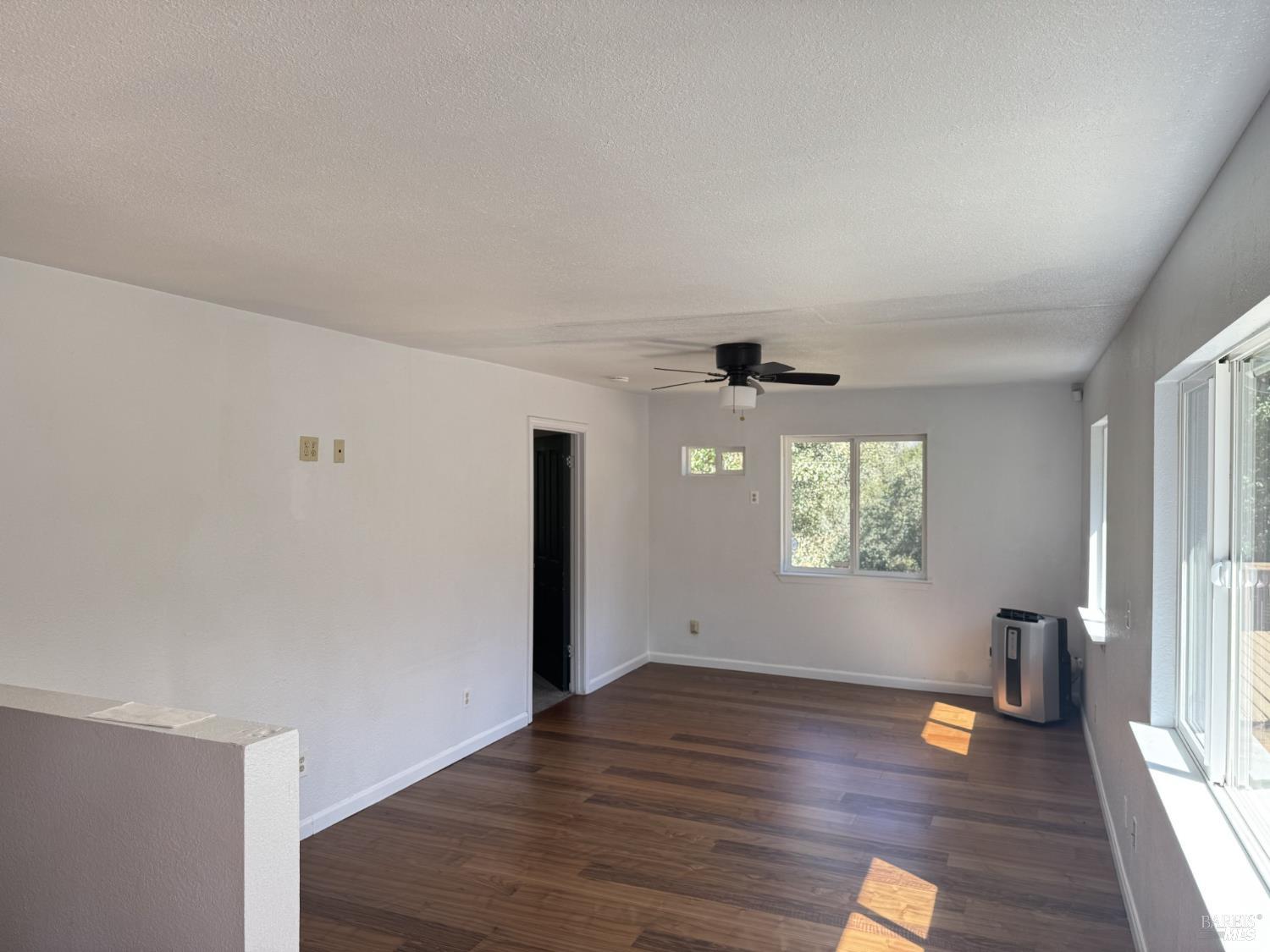 Detail Gallery Image 7 of 21 For 4940 Spruce St, Clearlake,  CA 95422 - 4 Beds | 2 Baths