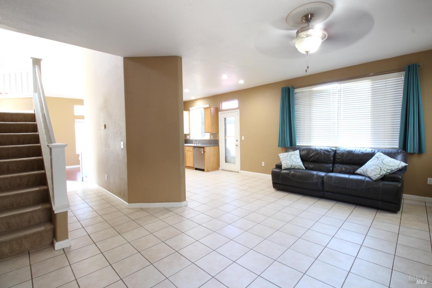Detail Gallery Image 10 of 26 For 513 De Flores Cir, Rio Vista,  CA 94571 - 4 Beds | 2/1 Baths
