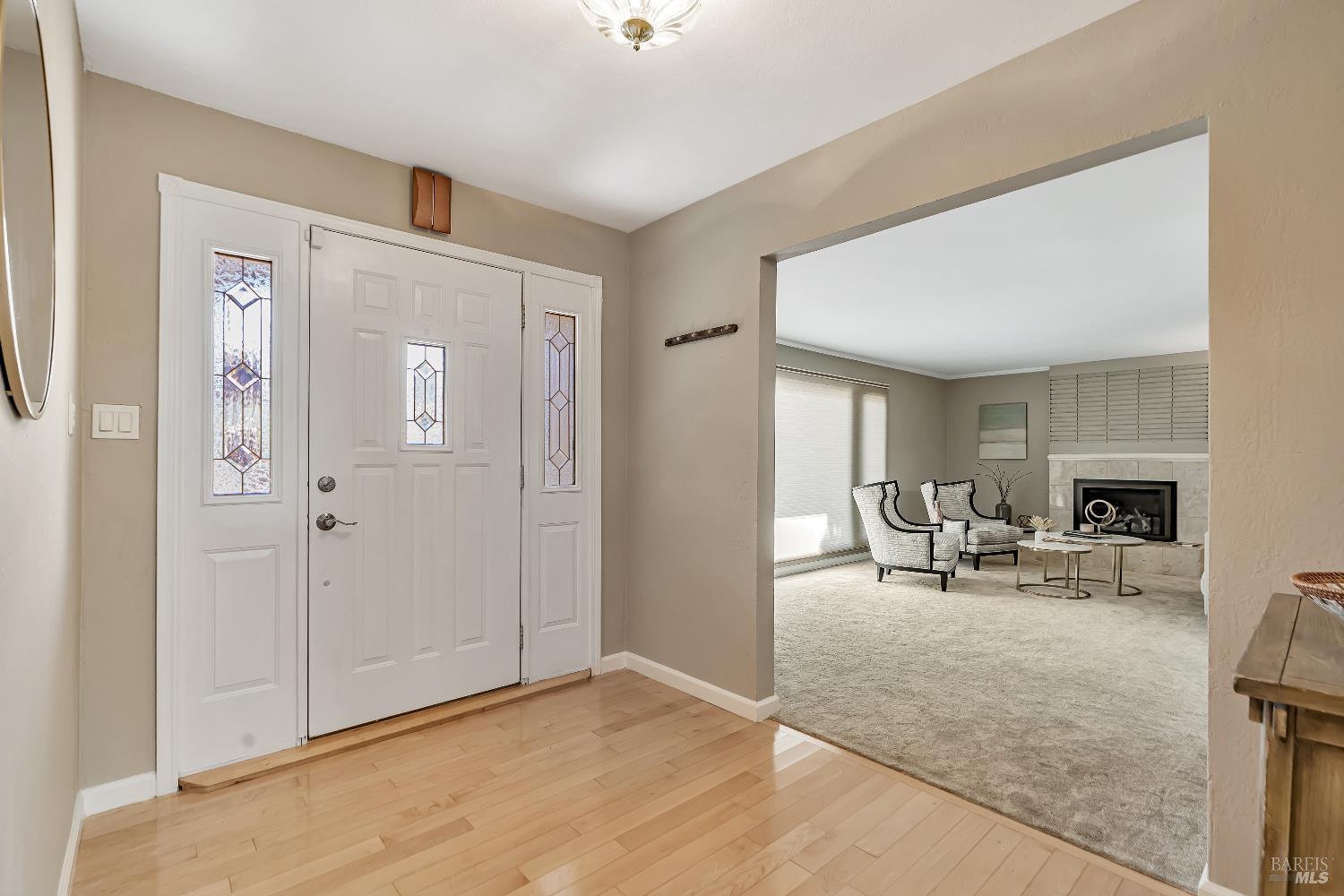 Detail Gallery Image 4 of 33 For 936 Patricia Way, San Rafael,  CA 94903 - 3 Beds | 2 Baths