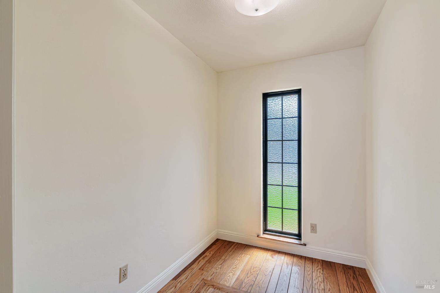 Detail Gallery Image 31 of 45 For 2213 Warwick Dr, Santa Rosa,  CA 95405 - 3 Beds | 2/1 Baths