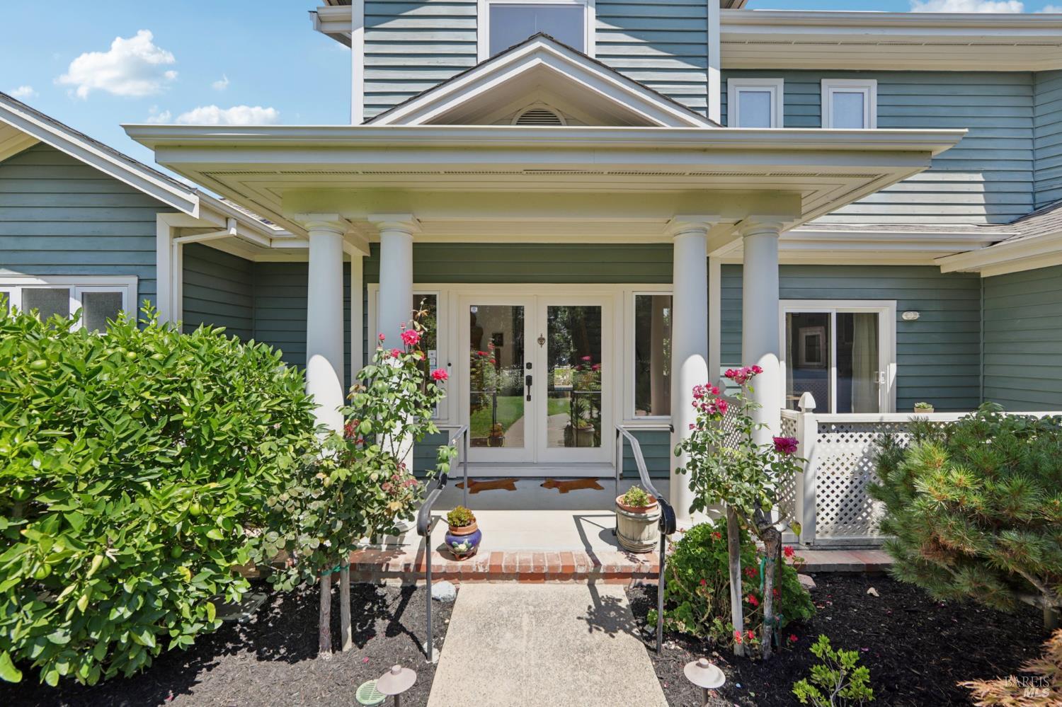 Detail Gallery Image 4 of 99 For 161 E D St, Benicia,  CA 94510 - 4 Beds | 3/1 Baths